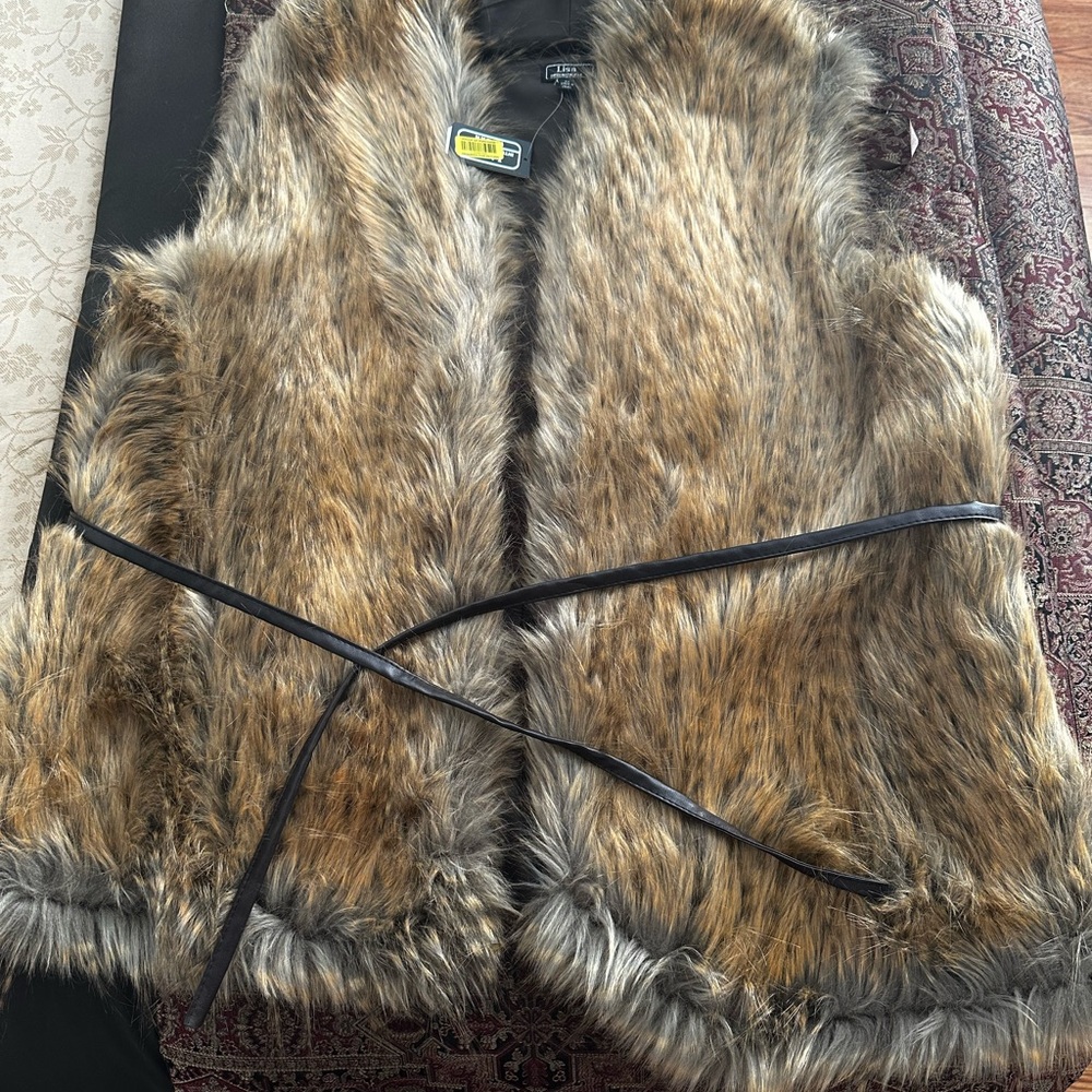 Chic Faux Fur Vest with Belt